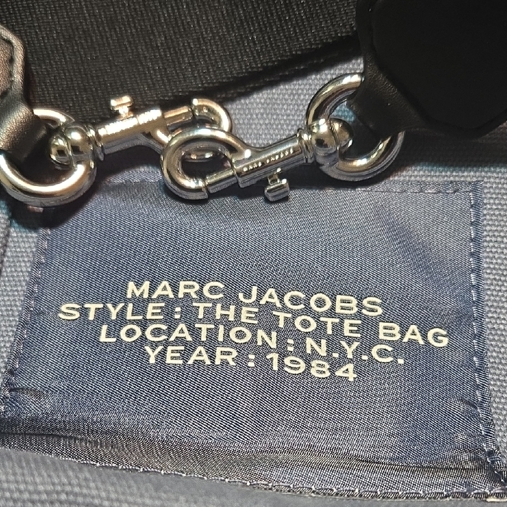 Marc Jacobs Gray Tote Bag - Picture 16 of 16
